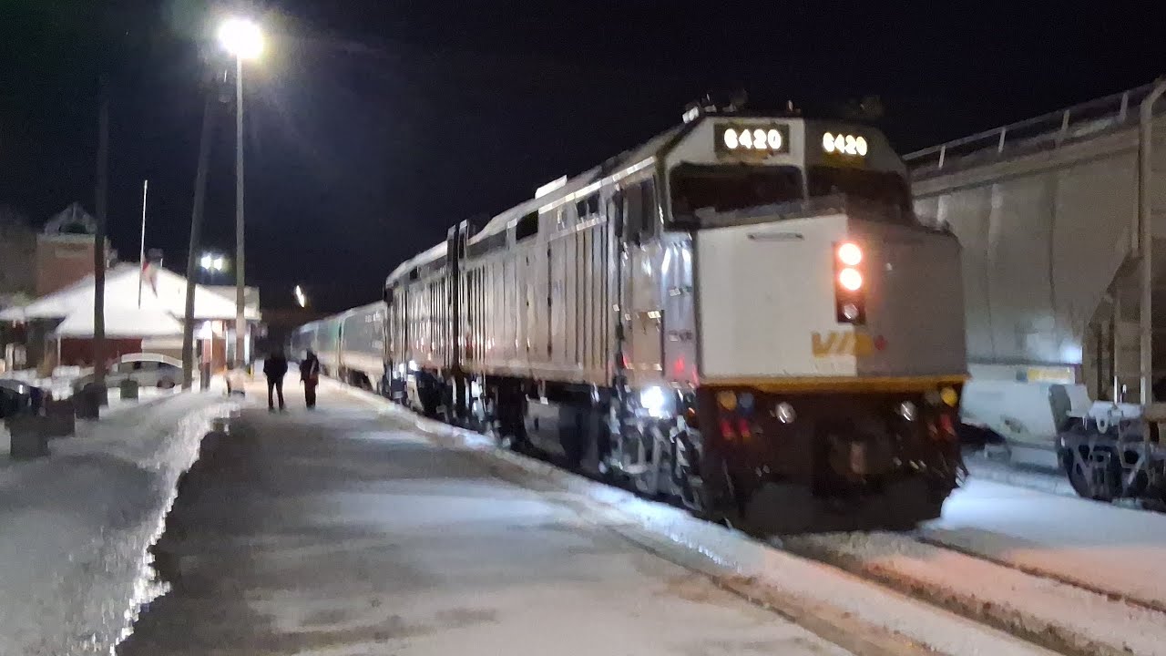 Via 14 avec via 6420 & via 6431 et loco du CN 3957 le 13 février 2026.