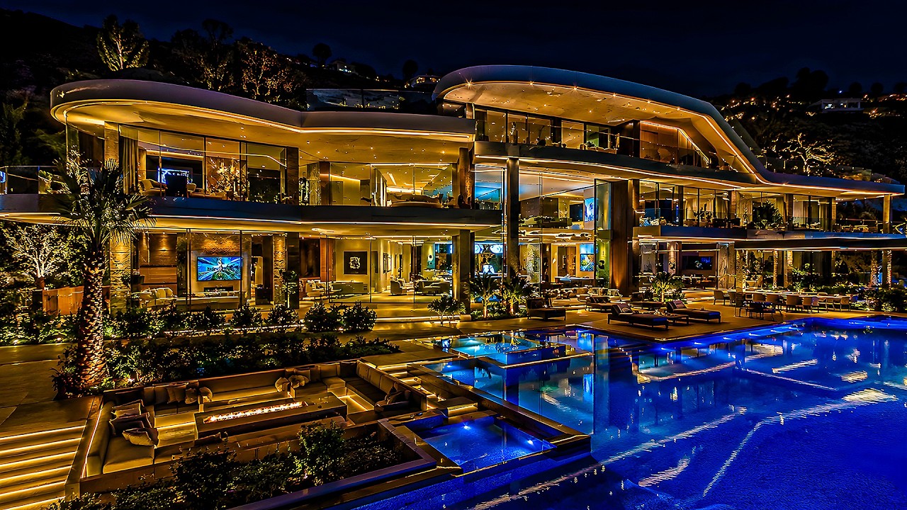 Tour della villa moderna definitiva | Piscina a sfioro, pareti in vetro e vita di lusso ✨🏡