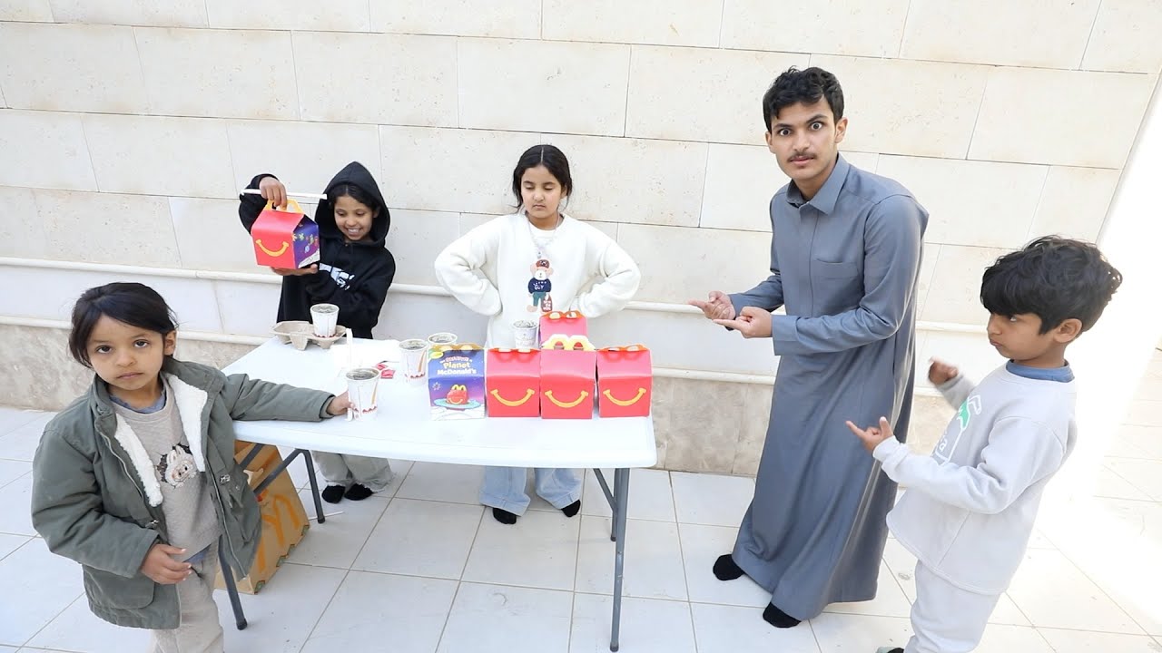 البنت البخيله ماتعطيهم برقر ! ليلى