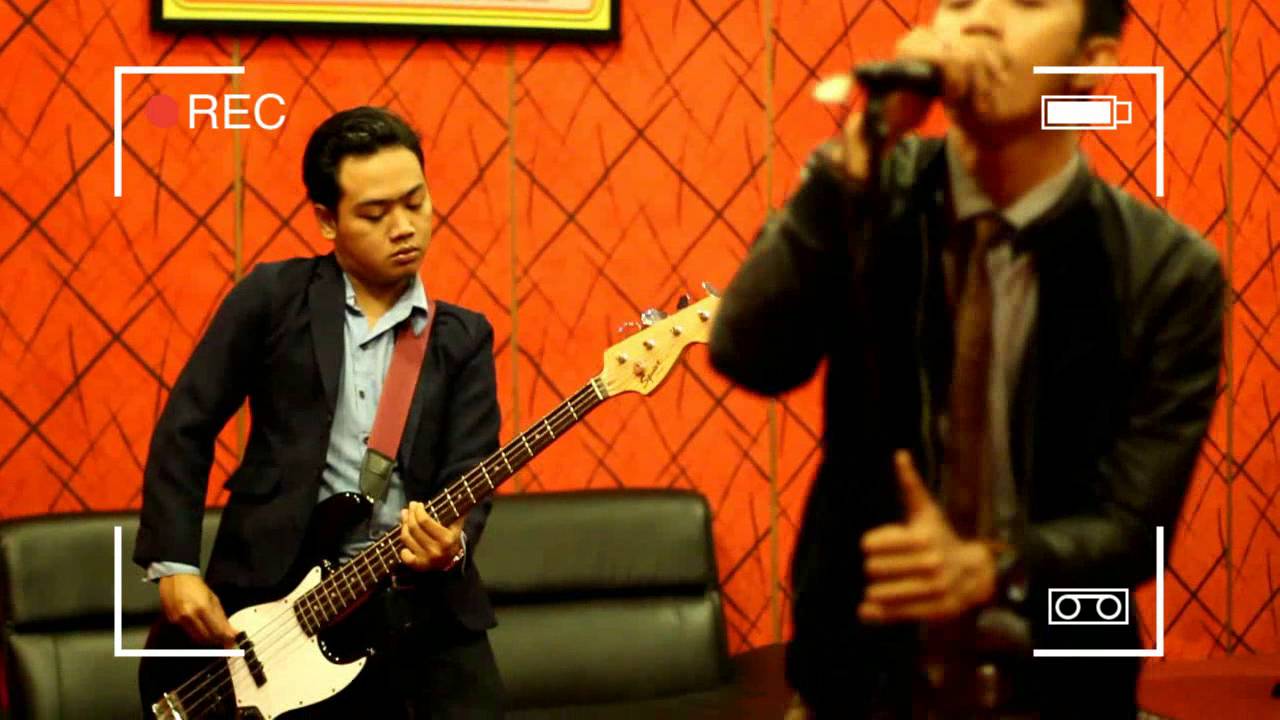 Tinggalkan dia - Xandrea Band