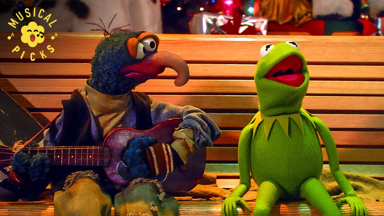 Gonzo & Kermit Sing “Everyone Matters” | It's a Very Merry Muppet Christmas Movie