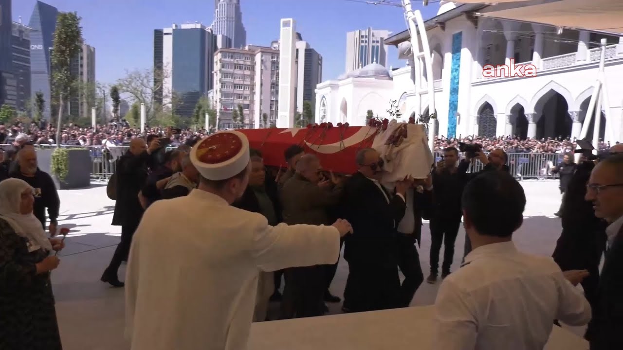 Sırrı Süreyya Önder için Levent Barbaros Hayrettin Paşa Camii'nden cenaze töreni düzenlendi