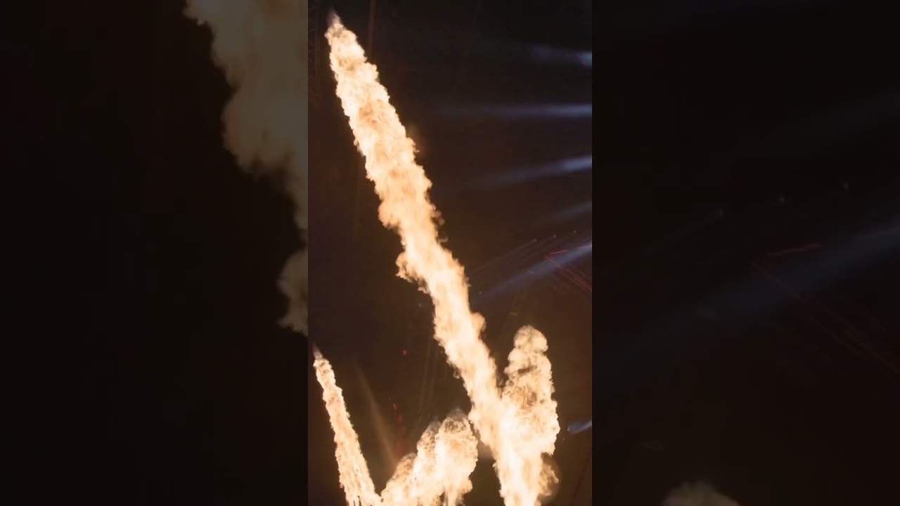 Skrillex @ultramusicfestival 🔥               @Skrillex