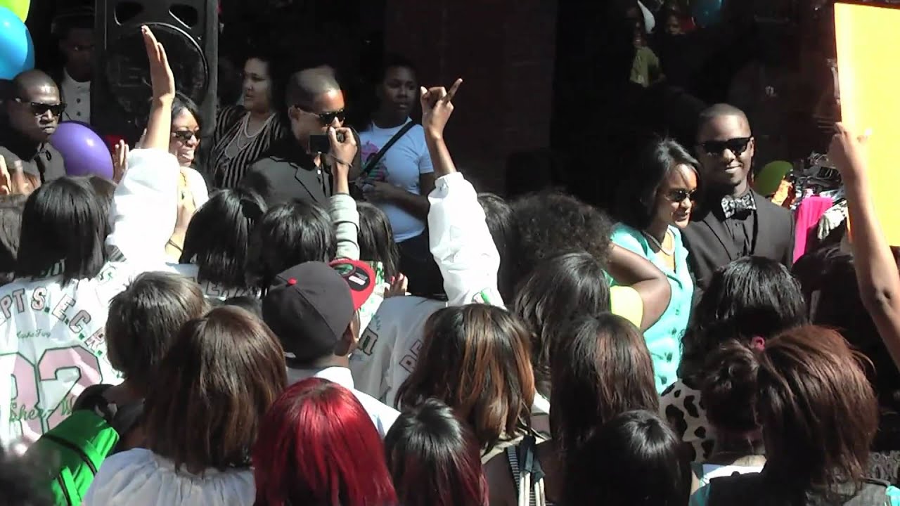 Miss Spelman and Mr. Blue and White Reported by: Camille Hawkins