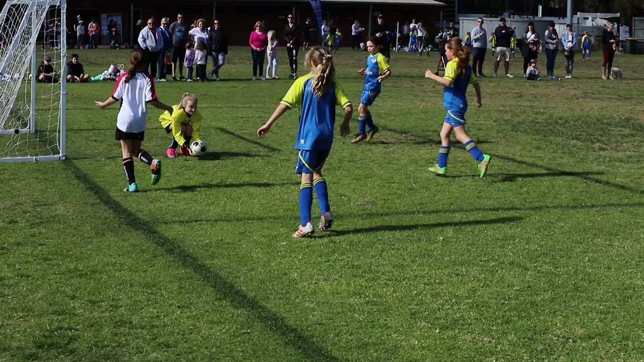 Holly vs Miricah at Club Level