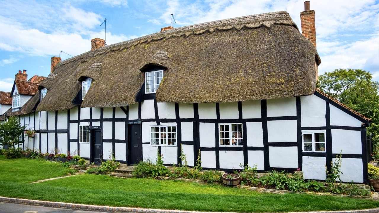 Welford on Avon Village Walk, English Countryside 4K