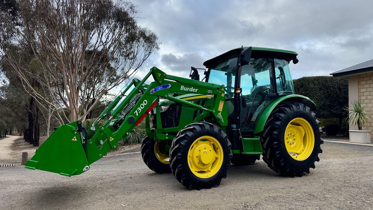 John Deere 5075E
