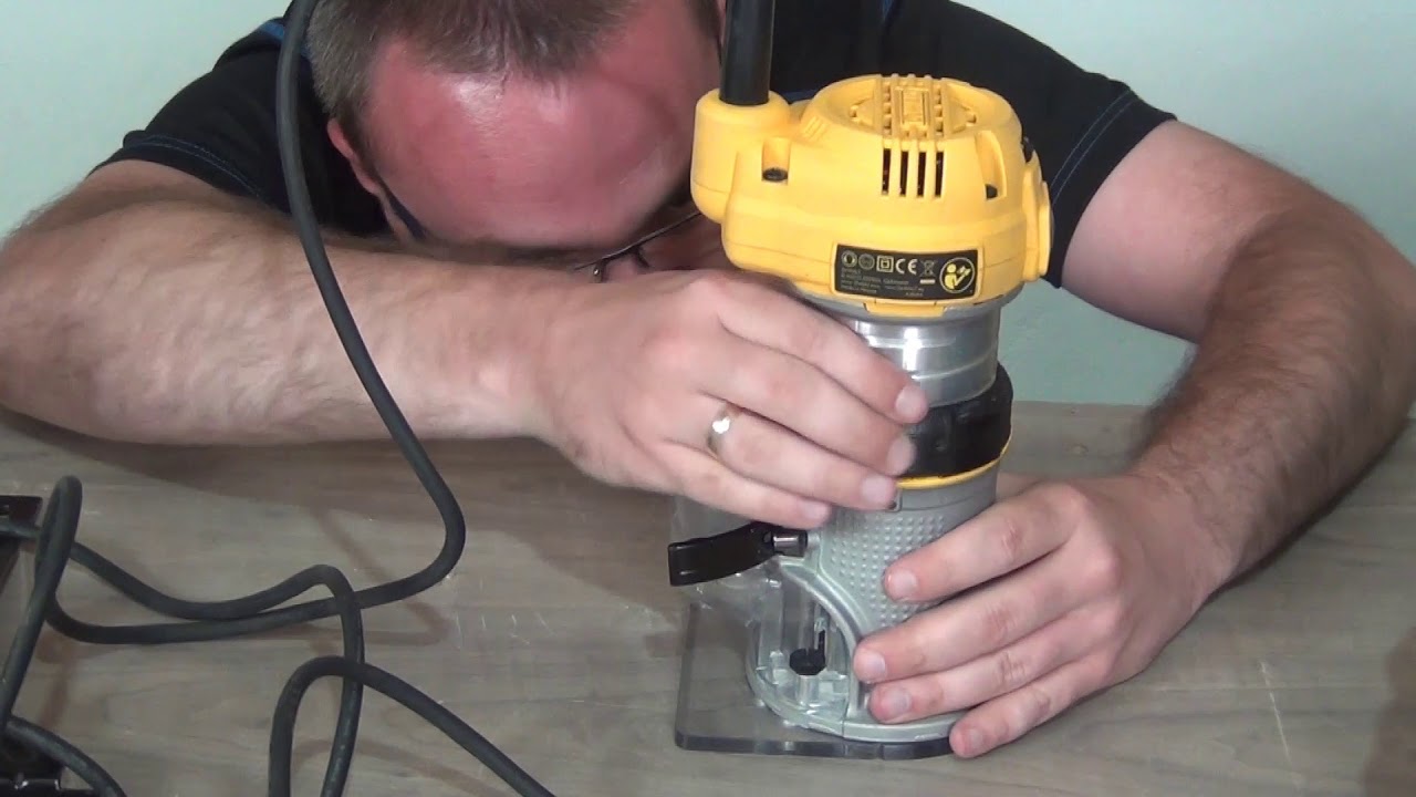 #300 - Frezarka g&oacute;rnowrzecionowa DeWalt D26204K
