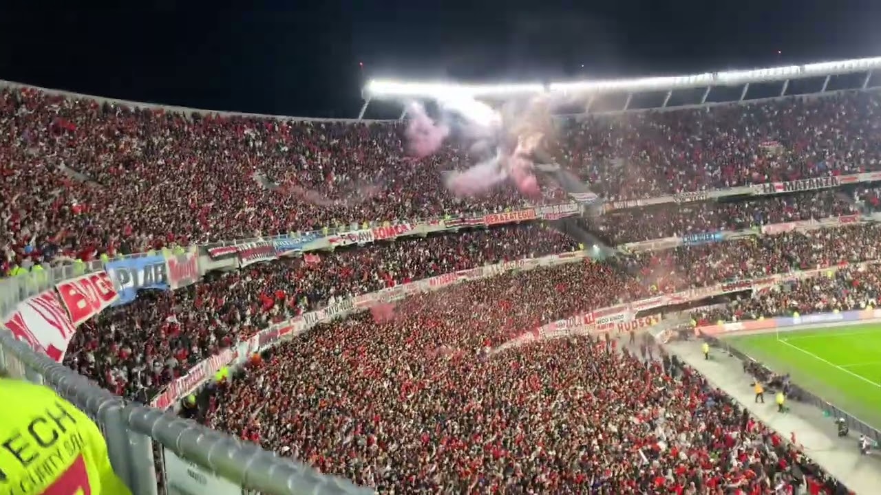 8 Minutos de la hinchada - River 2-0 The strongest Copa libertadores 2023