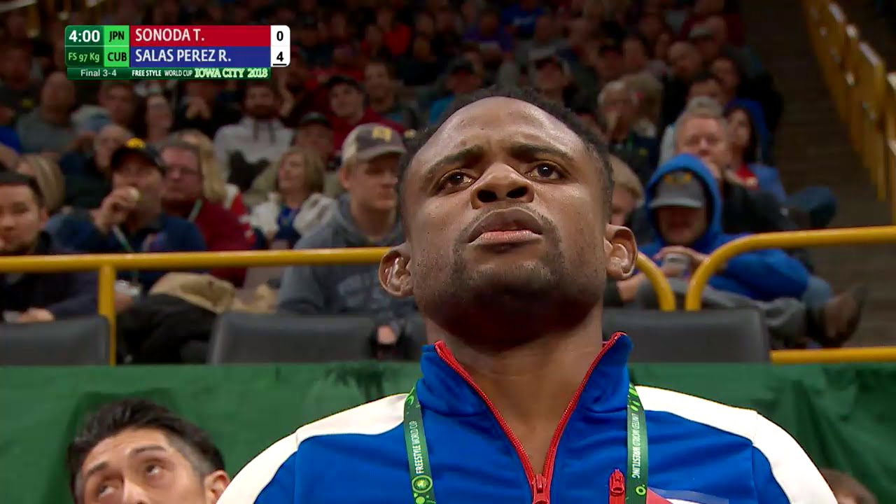 BRONZE FS - 97 kg: T. SONODA (JPN) v. R. SALAS PEREZ (CUB)