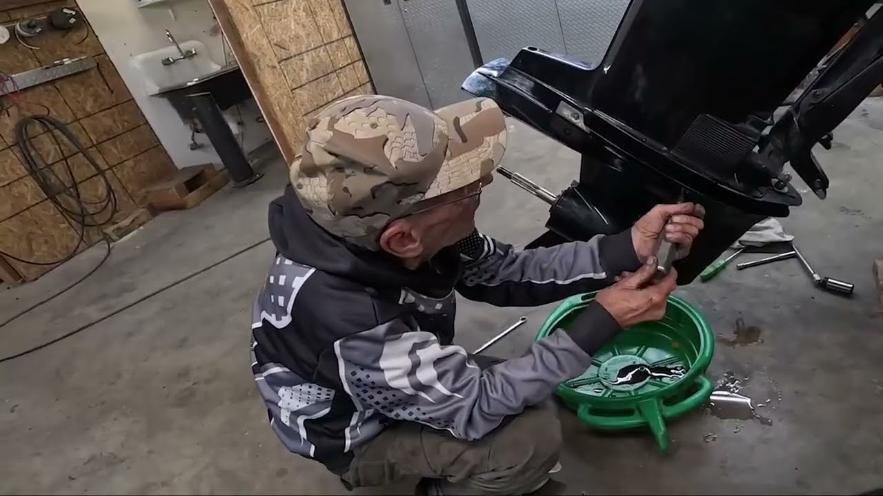 MERCURY 2.5 L  gear lube change