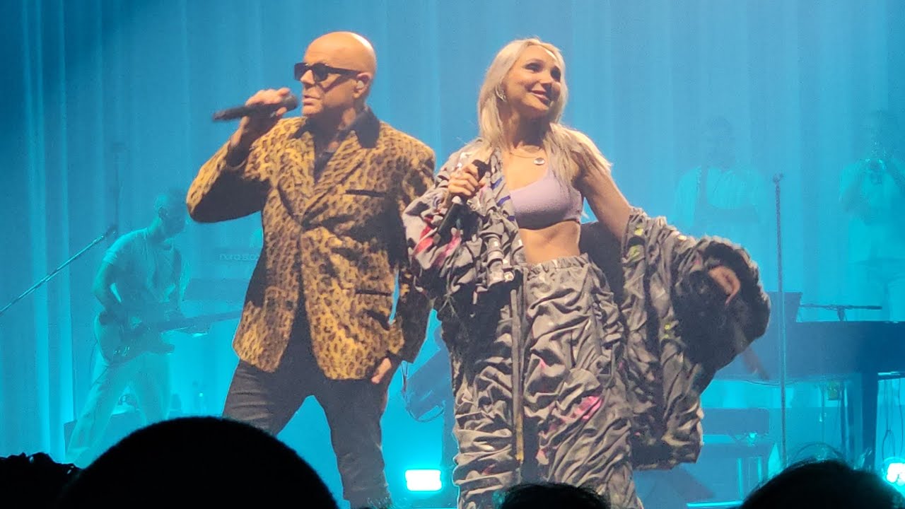 Tudo o que eu te dou - Pedro Abrunhosa feat. Cláudia Pascoal  VIAGENS 3.0  Super Bock Arena Porto