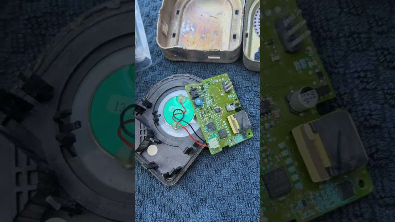 Volvo v60 alarm battery replacement #volvoV60 #alarm #battery #diymechanic.