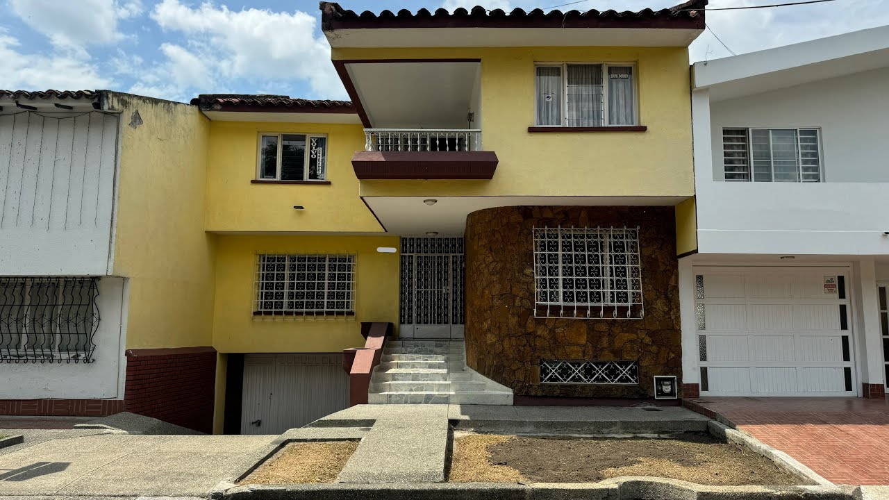 Casa de dos pisos en alquiler / arriendo - Barrio Parque Lineal Palmira Valle del Cauca Colombia