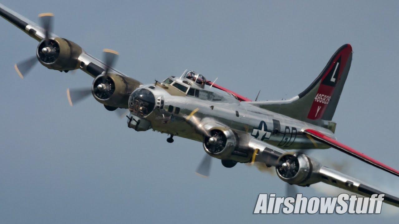 Пролёты B-17 Flying Fortress на малой высоте — Гром над Мичиганом, 2018