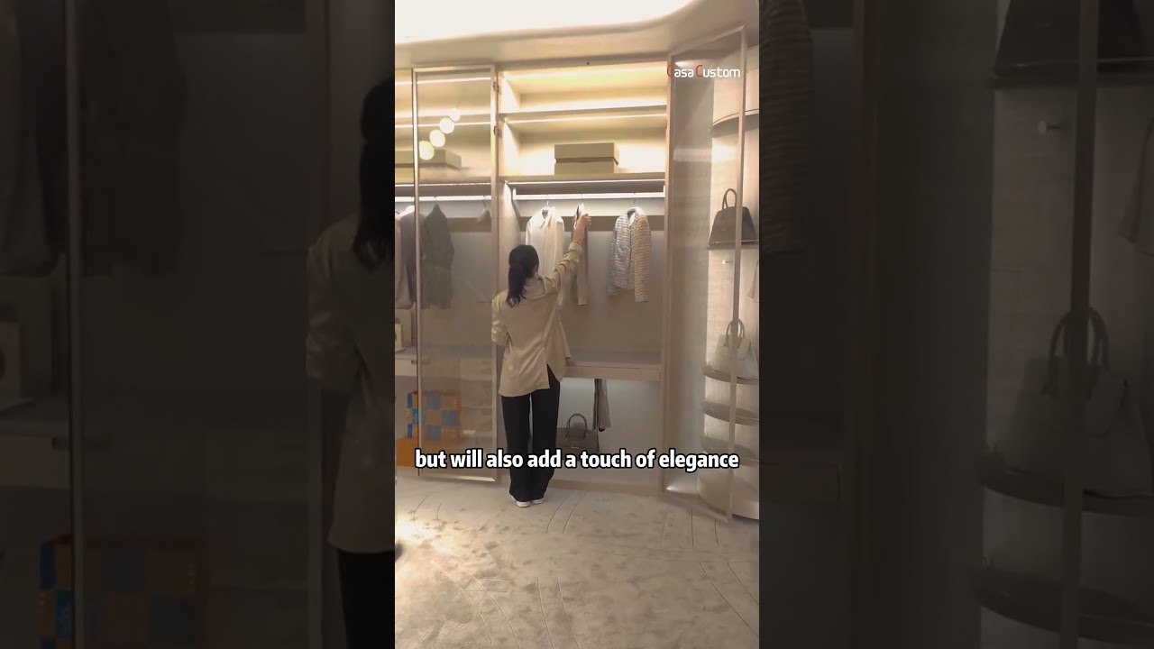 180-degree unfolding closet brings endless convenience