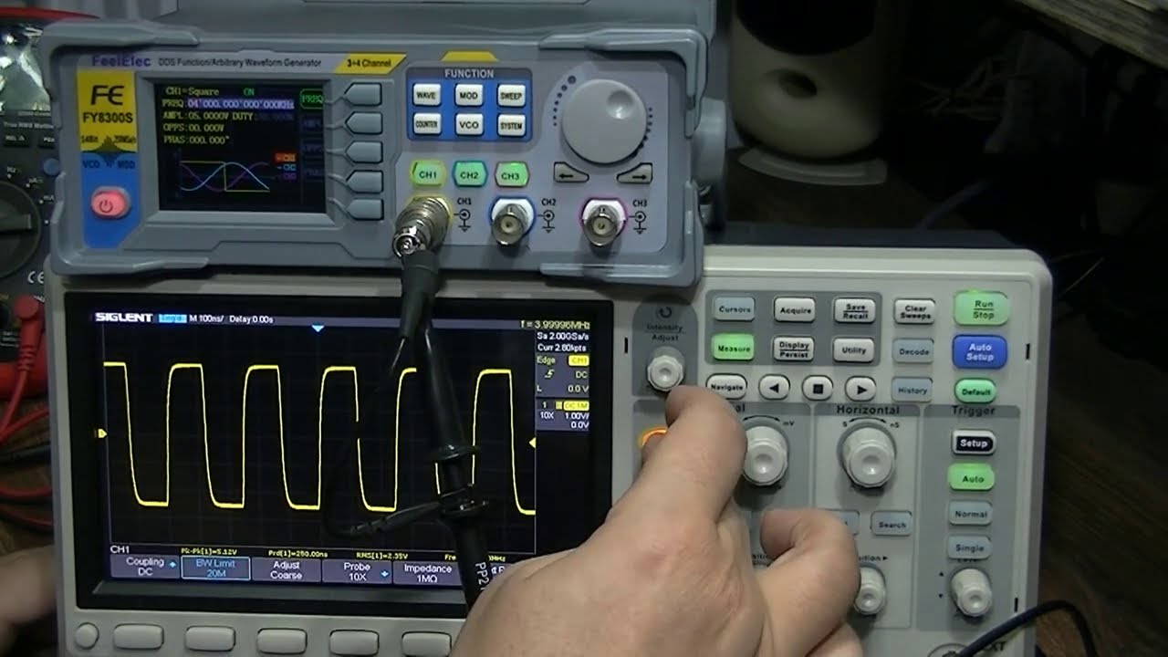 Incremente a bancada com este completo Gerador de Funções arbitrárias 60MHz de 3 canais e modulação!