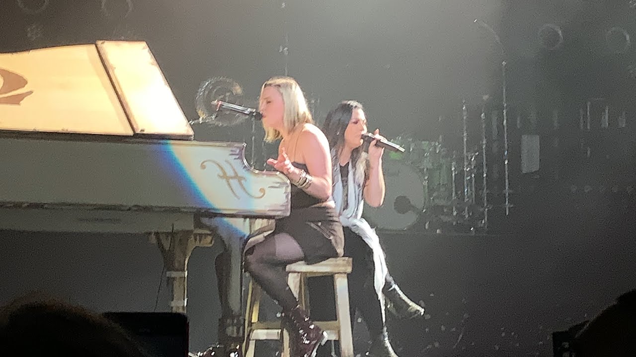 Halestorm | Break In - with Amy Lee - live in St. Louis 12/5/21 (4K)