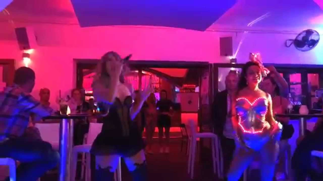 Oliver Ronan feat. Jenn @ Savannah Ibiza 1