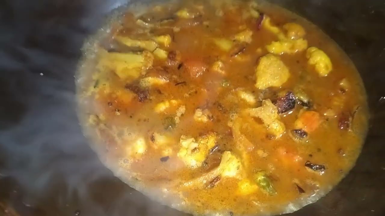 Gobhi ki sabji banate hue गोभी की सब्जी बनाते हुए