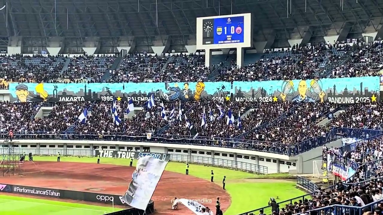 EL CLASICO INDONESIA: Biru Bandung vs Oranye Jakarta di GBLA. (PERSIB vs PERSIJA) 
