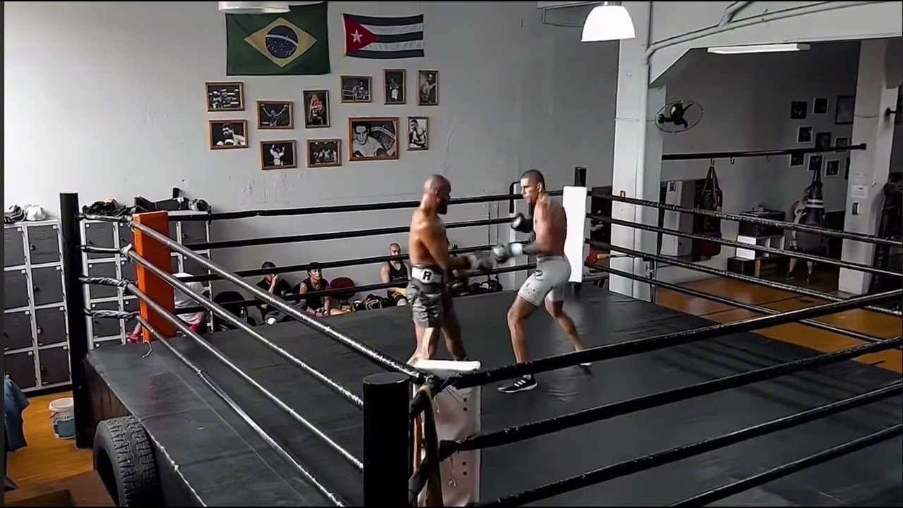 Alex Poatan Pereira HARD Sparring a Boxer | Full Sparring Session