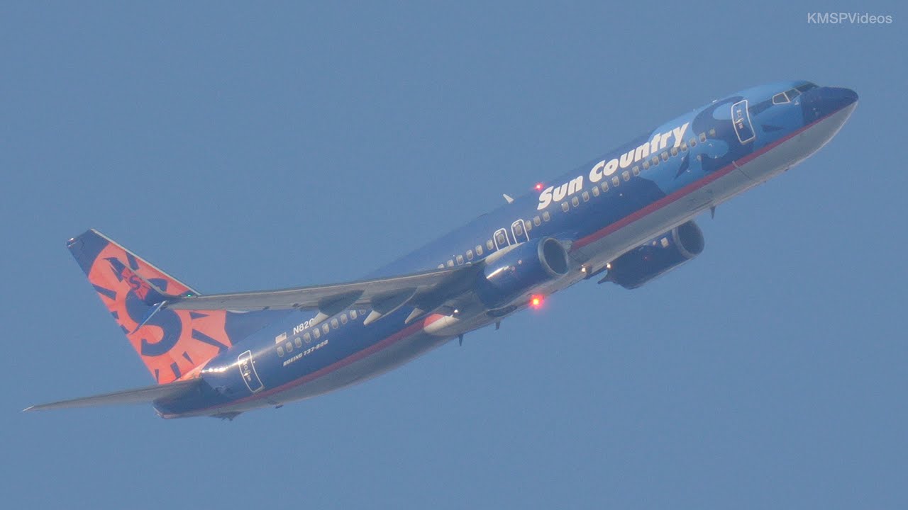 Up Close Sun Country Overhead Inbound to KMSP - July 15, 2024