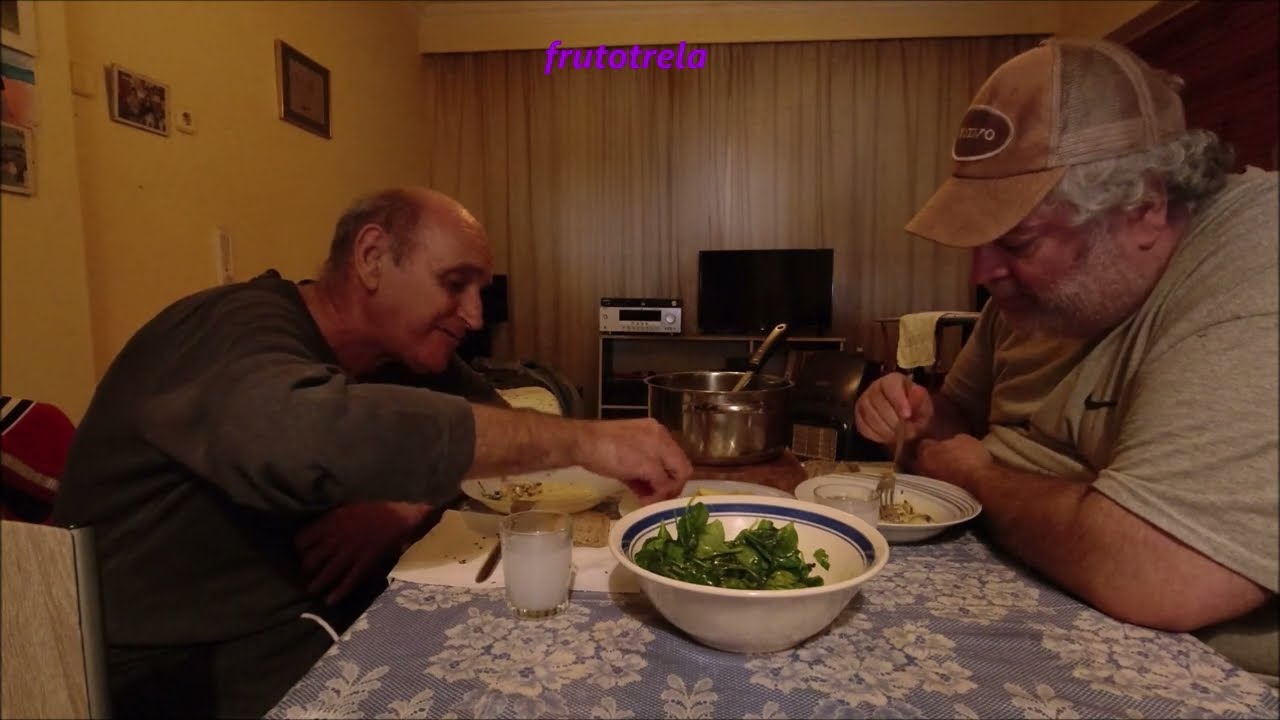 Σπεσιαλ φτωχοτραπεζακι με Μπαμπινο Νικολακη