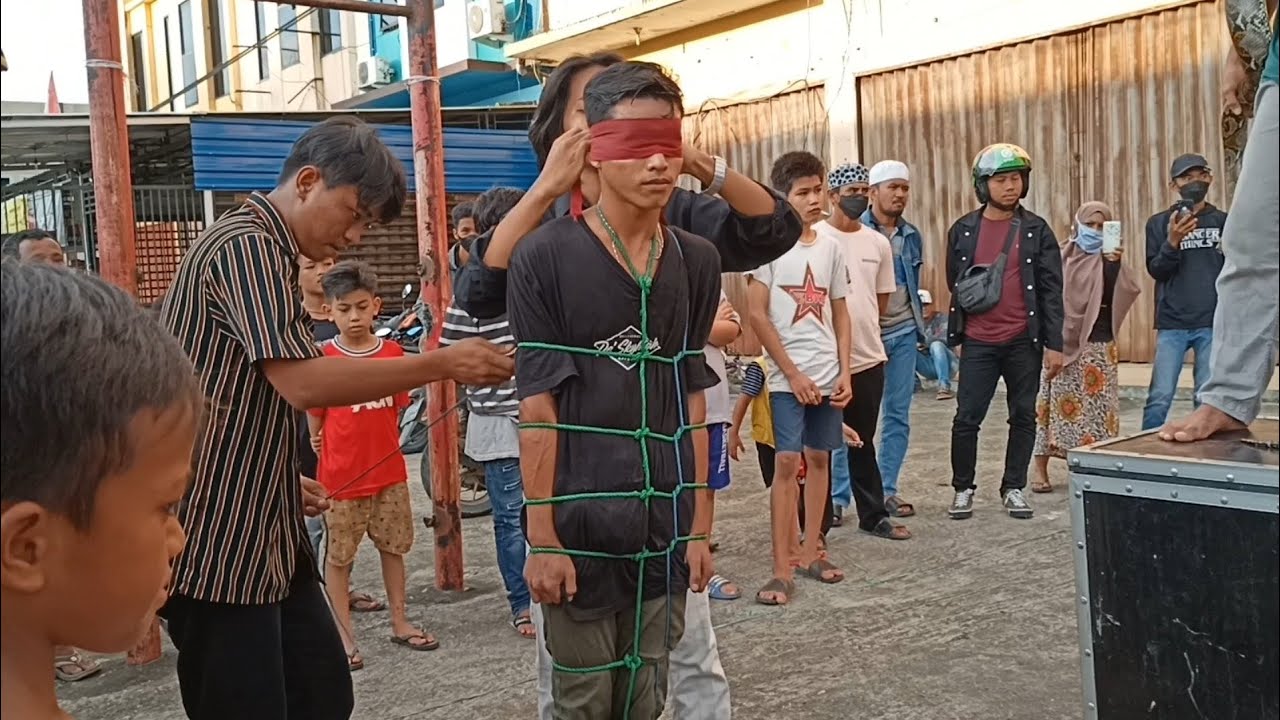 Jalan sore Ketemu atraksi Sulap mencekam