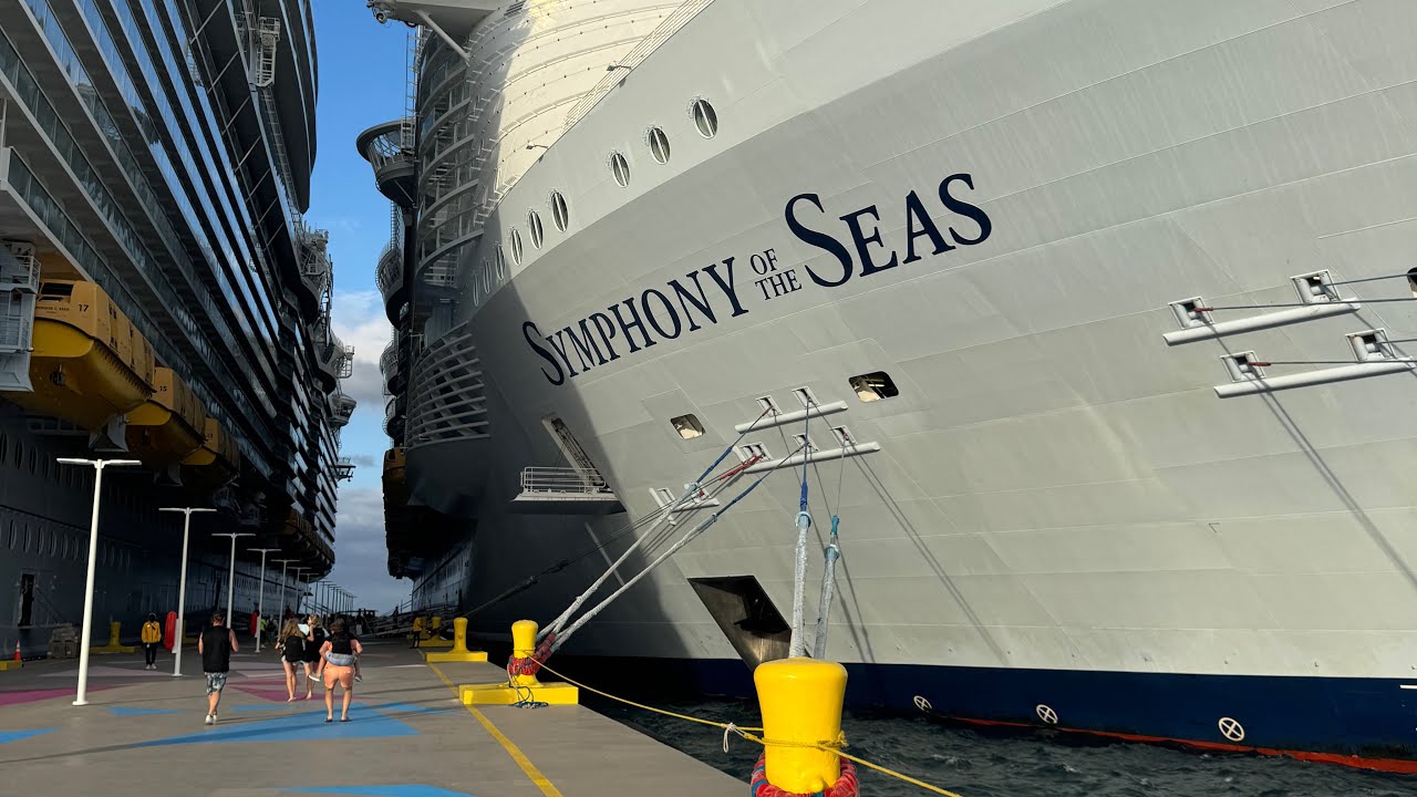 Symphony of the Seas Cabin 92442 Bedroom Grand Suite