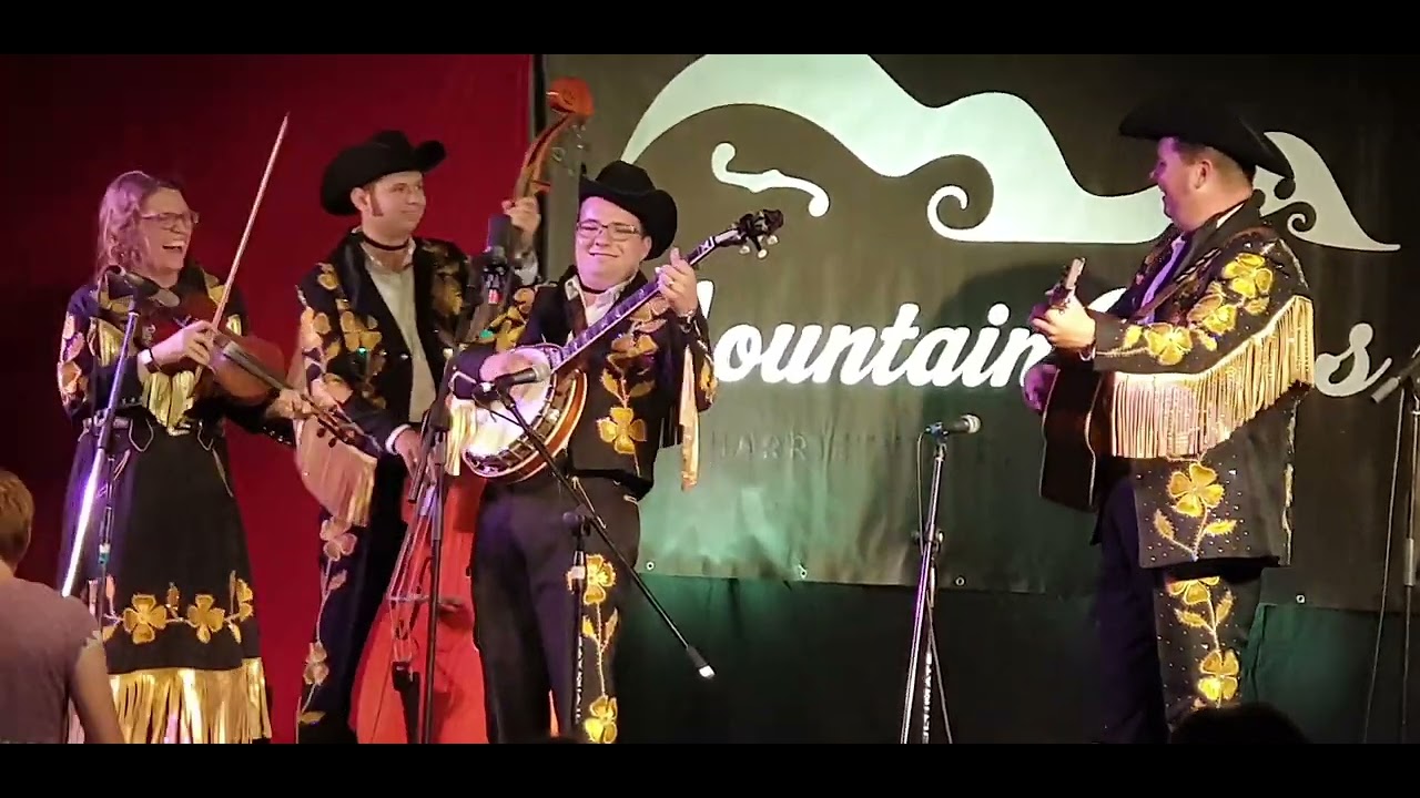 Bootscootin at Beechworth with The Kody Norris Show. November 2023.