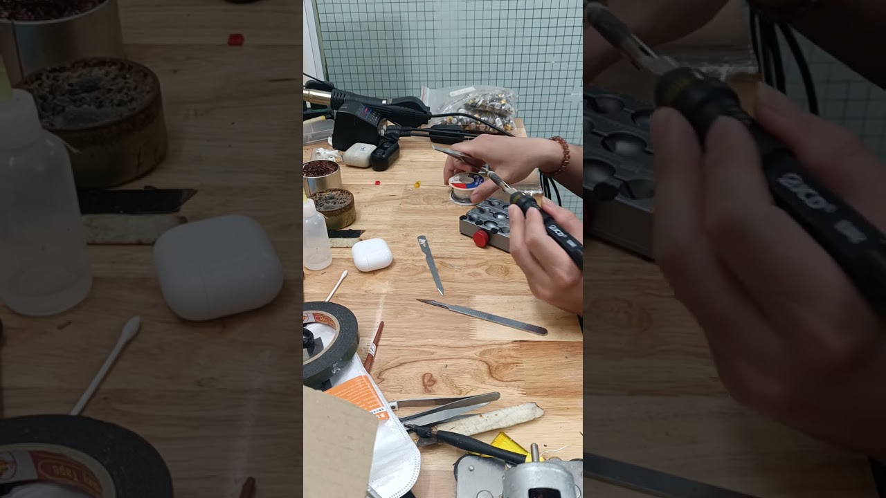 Thay pin tai nghe apple airpods 4