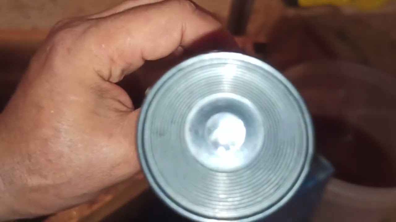 تصور كم نسبة رطوبة العسل في اطار جديد غير مختوم ربما ستندهش؟ لكن الفصول تختلف