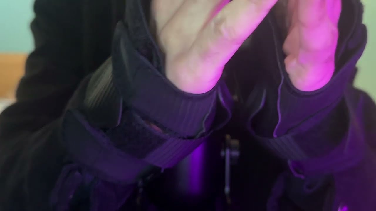 ASMR | Trying some gloves and Tapping #asmr