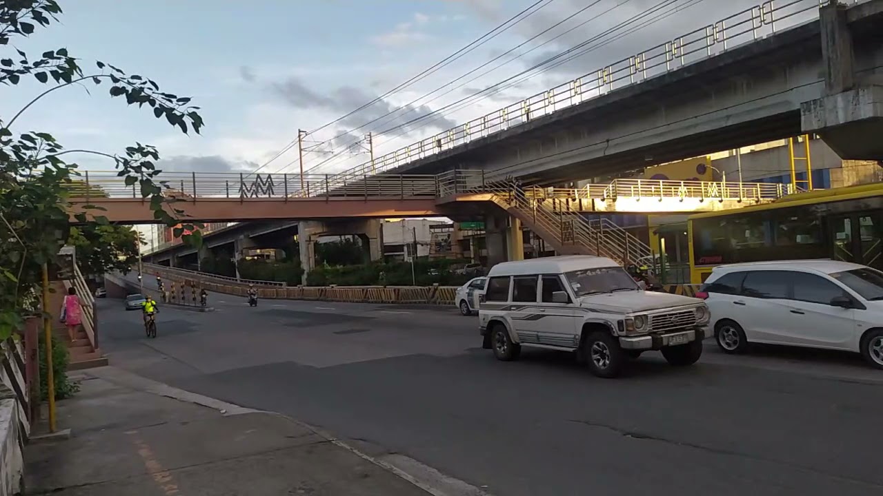 EDSA Carousel Bus Nepa QMart Cubao Kamuning Bus Stop