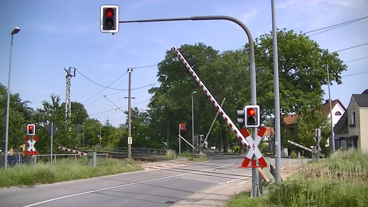 Spoorwegovergang Ribnitz-Damgarten (D) // Railroad crossing // Bahnübergang