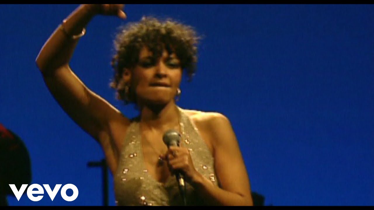 Joy Denalane - Höchste Zeit (Videoclip)