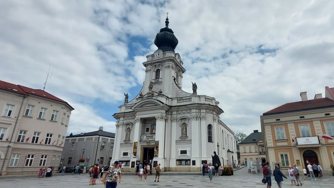 Plenum-Dzwony Bazyliki Ofiarowania NMP w Wadowicach (4 Dzwony + Kuranty - niedziela 12:00)