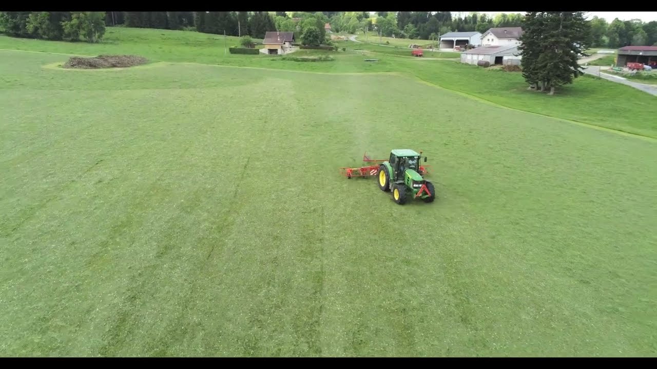 Deux Ensemble John Deere Au Fanage De foin 2K22