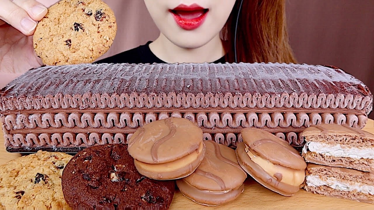 ASMR CHOCOLATE ICE CREAM CAKE, CHOCOALTE COOKIES MUKBANG 초콜릿 아이스크림 케이크, 초콜릿 쿠키, 몽쉘 먹방 eating sounds