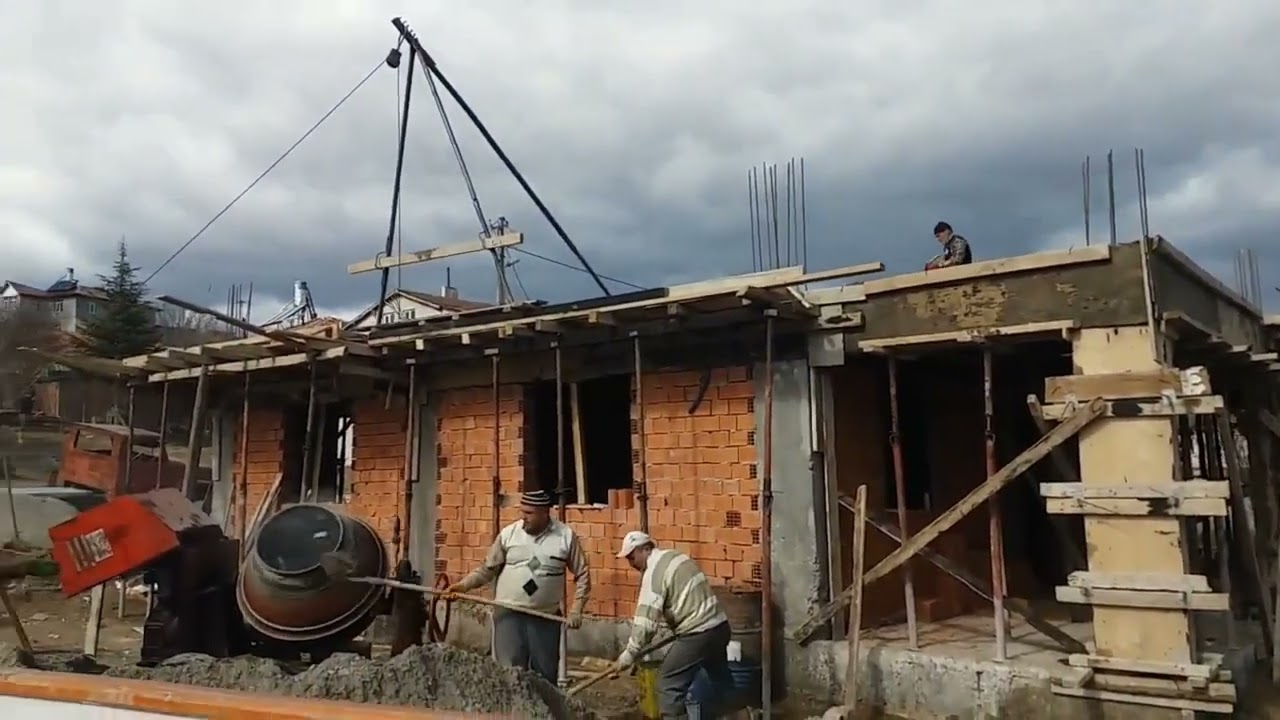 Harç Karma Makinası Ve Beton Dökme İşleme