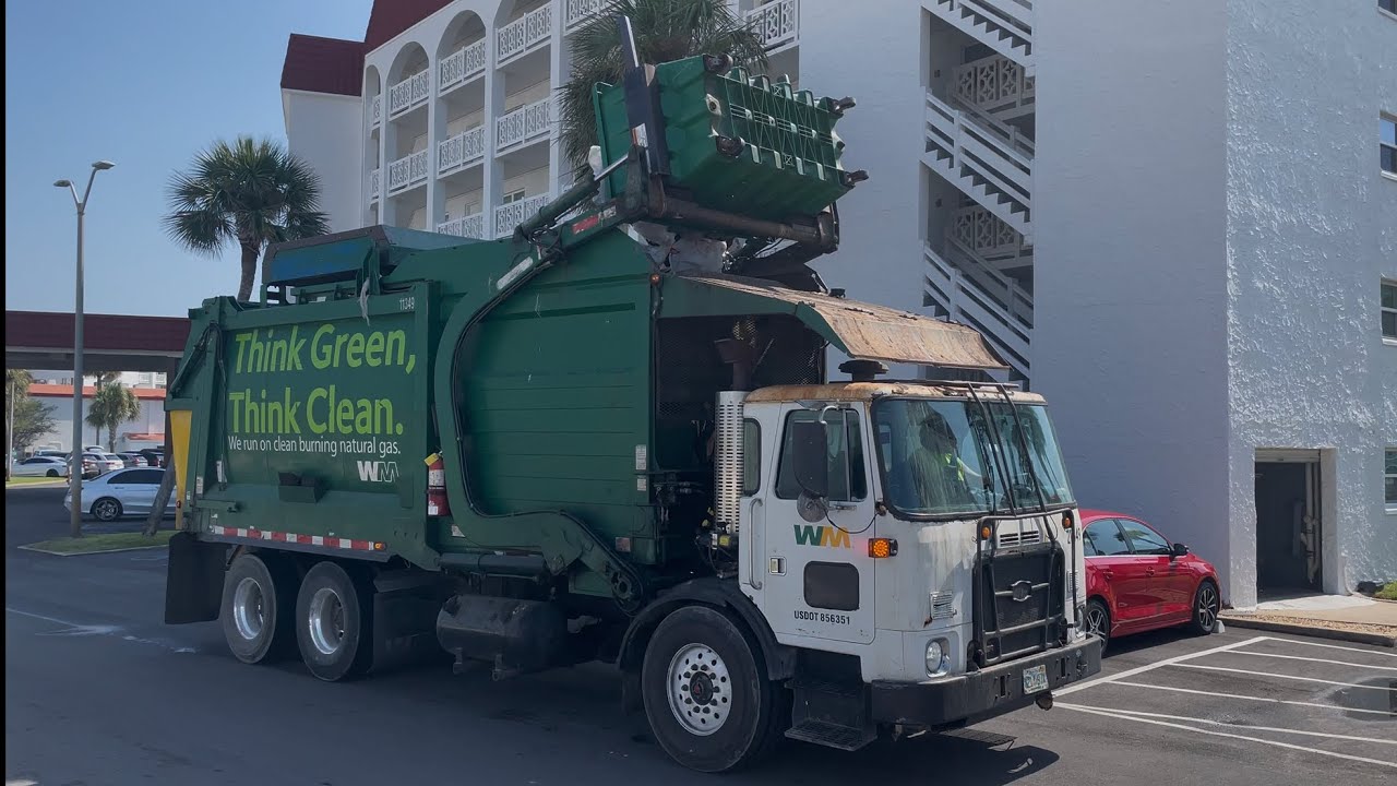 Waste Management Autocar ACX Heil Half/Pack Front Loader Garbage Truck 