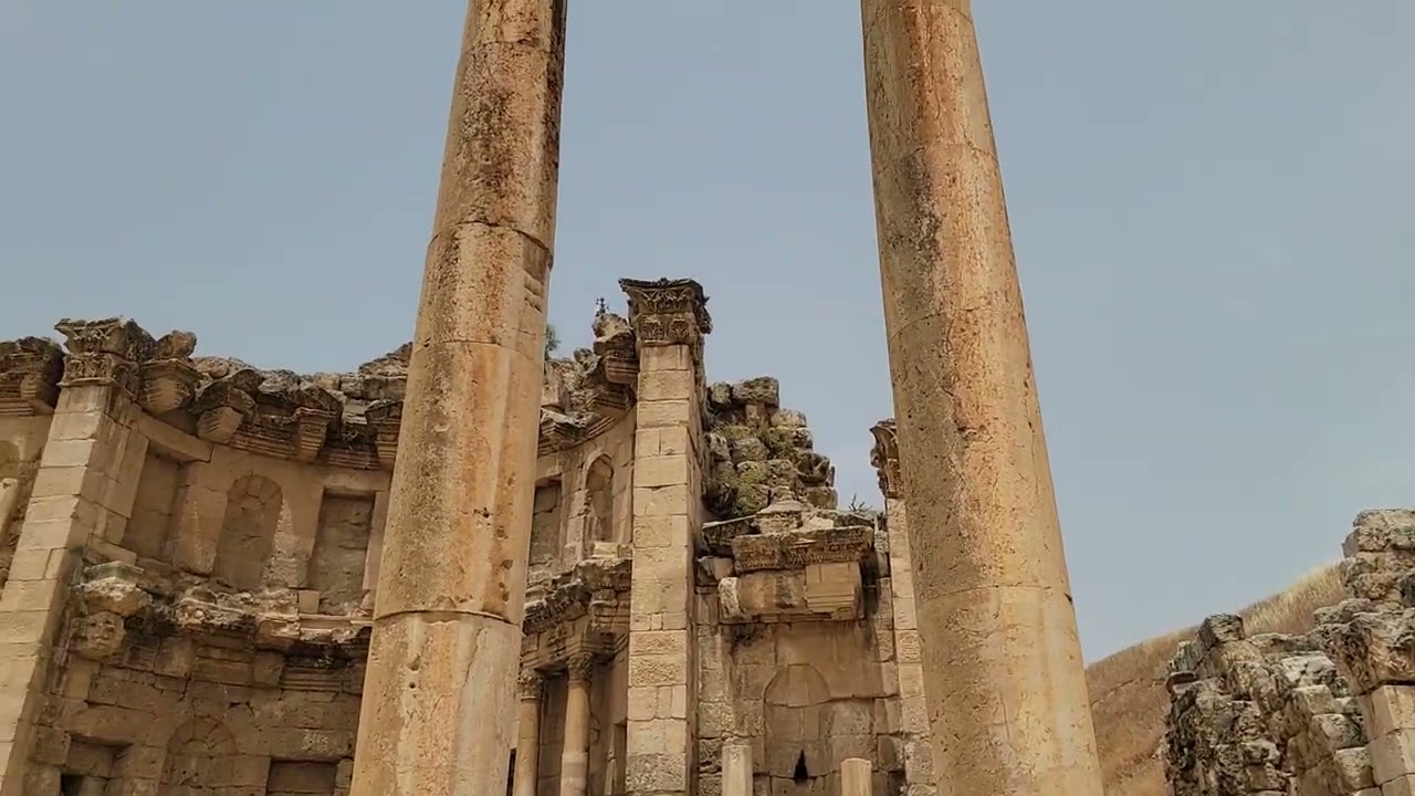 Jerash colonnaded street and nymphaeum