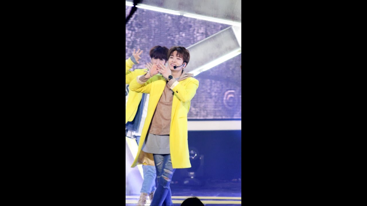 [Youngjae Fancam(직캠)] GOT7 "Fly" Stage @ MBC Show! Music Core