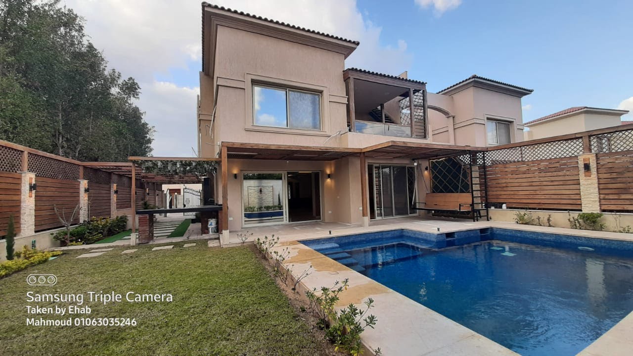 فيلا 470 متر Twin House كومباوند Alex west