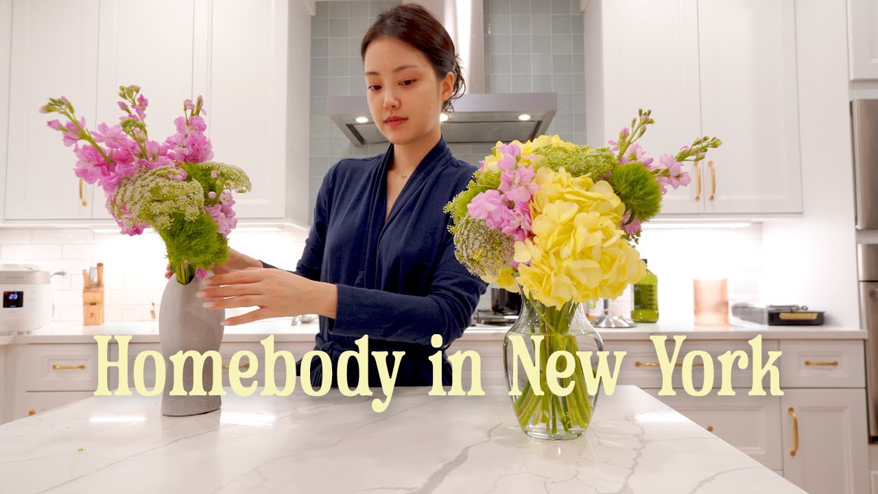 Homebody in New York | My solo date going to workout class, eating alone, and buying myself flowers!