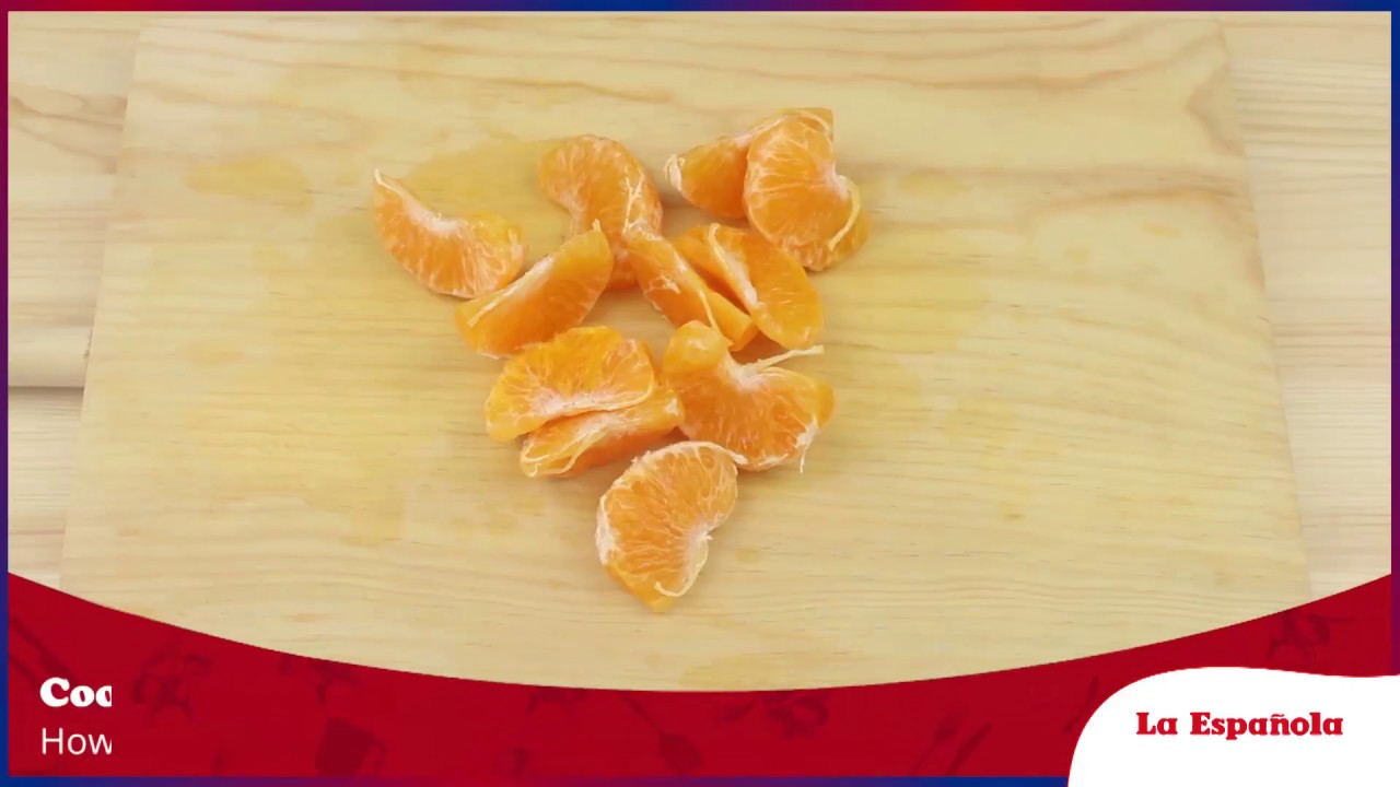 How to peel citrus in a unique way
