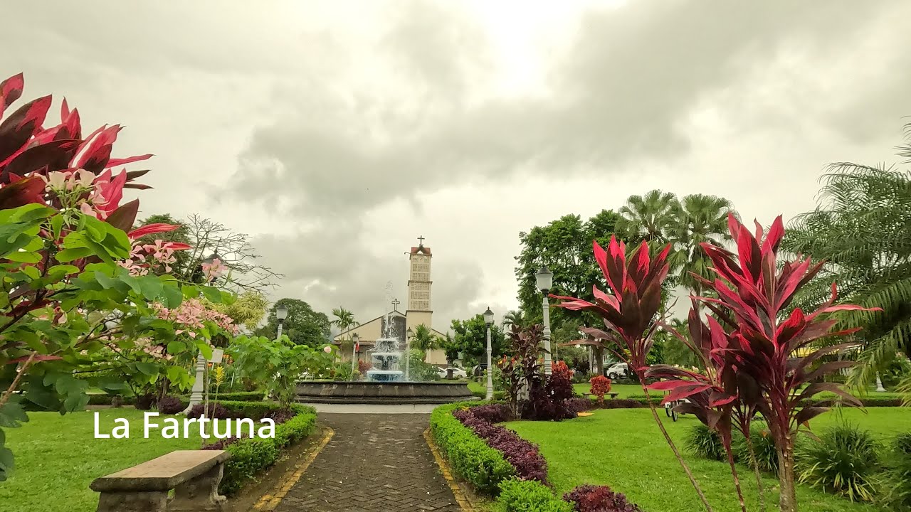 Jenna walks for you (4k quality)--La Fortuna walking tour