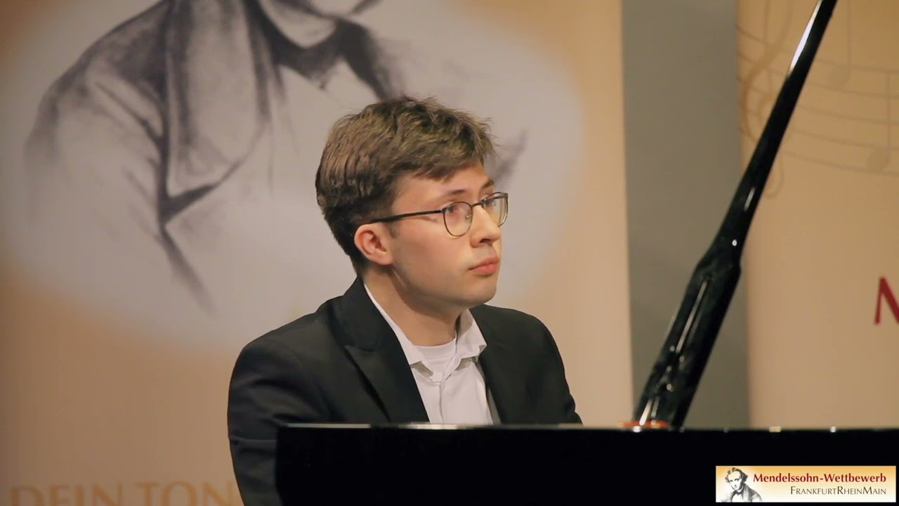J.S. Bach Präludium und Fuge c-moll BWV 871, Andreas Salaru, Klavier