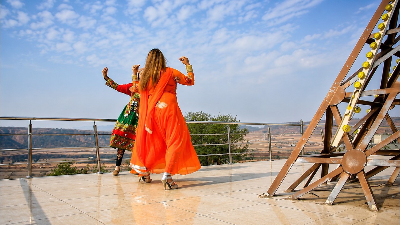 Fatima Gul & Farah Viral Dance Scene Making In Pashto Drama